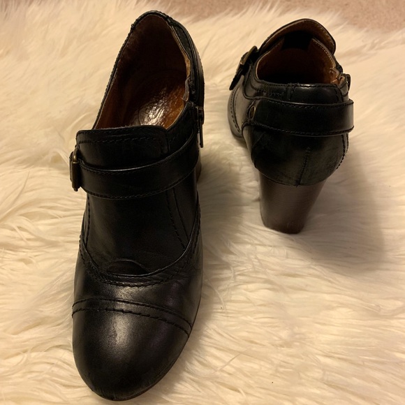 Stylish Clark’s Indigo bootie size 7 - Picture 4 of 7